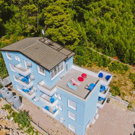 Shengjin Apartment *