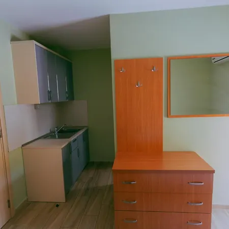 Shengjin Apartment *